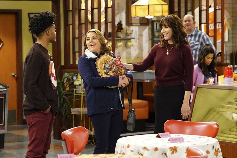 (v.l.n.r.) Franco (Jermaine Fowler); Lucy (Annie Mumolo); Randy (Katey Sagal) – Bild: CBS Broadcasting