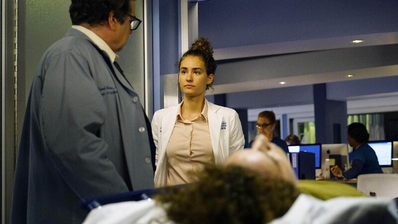 Daniel Charles (Oliver Platt), Sarah Reese (Rachel DiPillo) – Bild: RTL /​ Universal Television LLC