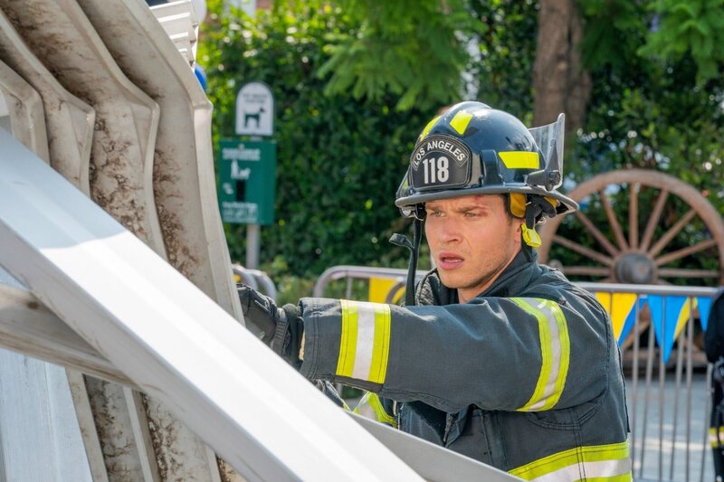 Oliver Stark (Evan ‚Buck‘ Buckley). – Bild: ORF/​PRO7