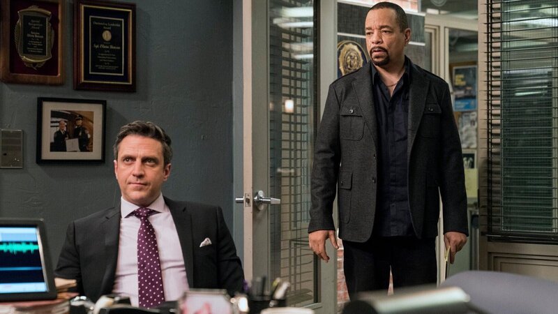 Rafael Barba (Raul Esparza, l.), Fin Tutuola (Ice T) – Bild: Rachefeldzug /​ RTL /​ Universal Network