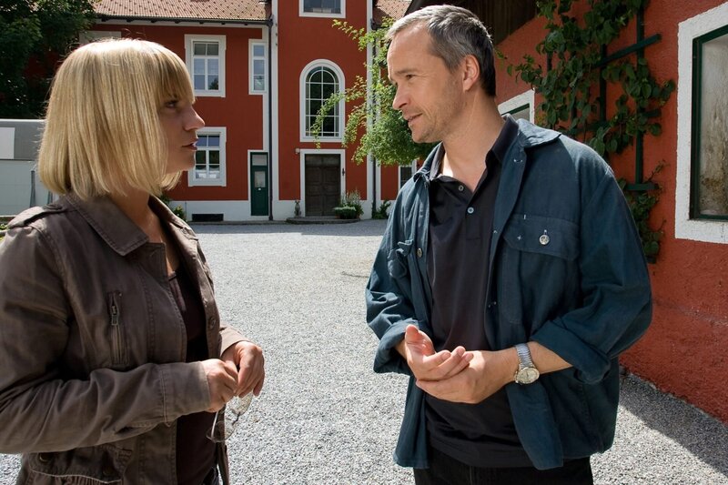 Kristina Sprenger (Karin Kofler), Thomas Darchinger (Gerhard Engl). – Bild: ORF/​BEO Film/​Stella von Saldern