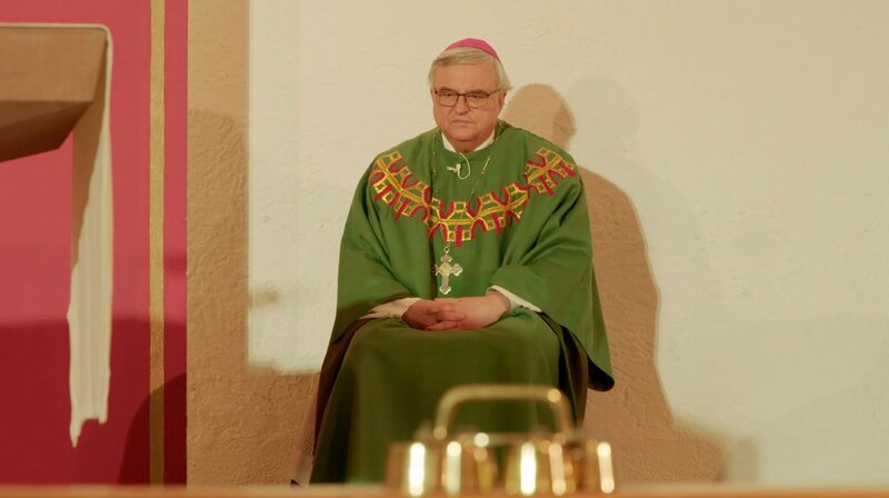 Karl-Heinz Wiesemann, Bischof von Speyer, kurz vor der Entweihung einer Kirche. – Bild: SWR