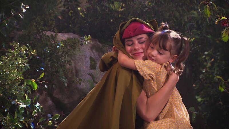 L-R: Phoebe Thunderman (Kira Kosarin), Chloe Thunderman (Maya Le Clark) – Bild: ViacomCBS