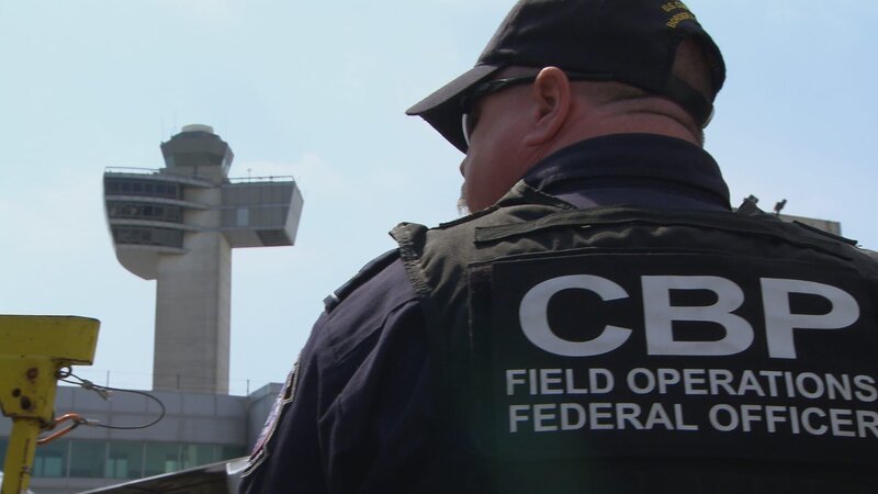 Szene aus der Reality Show „U.S. Border Patrol _ Einsatz an der Grenze „ – Bild: Licensed by Cineflix International Lizenzbild frei