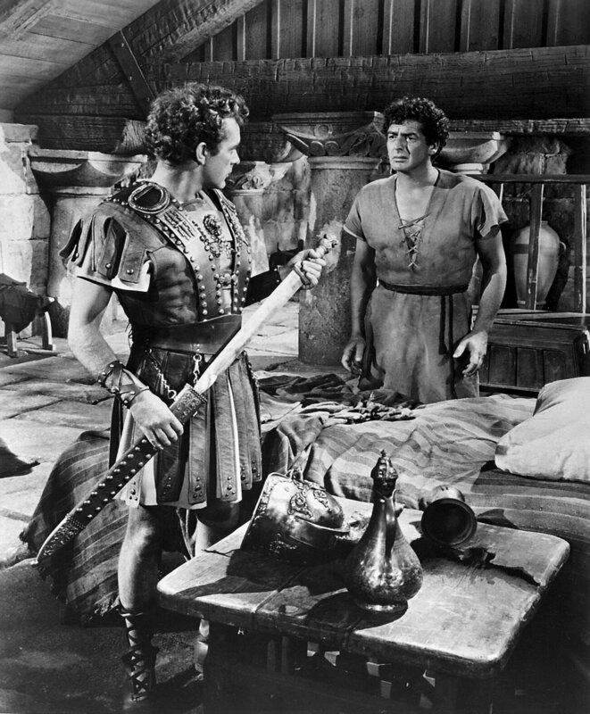 Das Gewand – Bild: Taurus, München