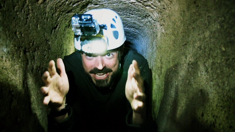 In dieser Folge geht Moderator Jamie Theakston (Bild) den sogenannten Orakeln auf den Grund. Dies waren jungen Frauen in der Antike, deren Visionen angeblich halfen, den Lauf der Geschichte zu formen. Doch was ist dran an diesem Mythos? – Bild: LIKE A SHOT ENTERTAINMENT