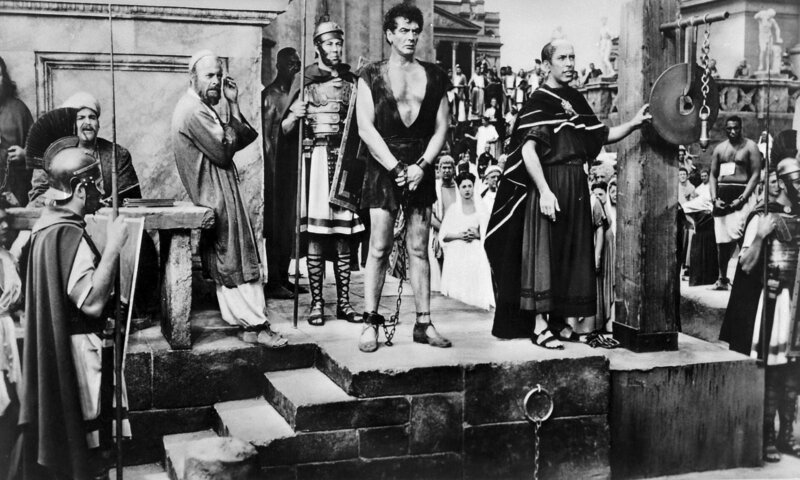 Das Gewand – Bild: Taurus, München