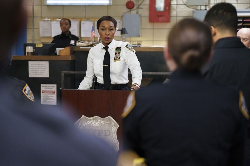 Deputy Inspector Regina Haywood (Amanda Warren) – Bild: CBS Broadcasting, Inc.