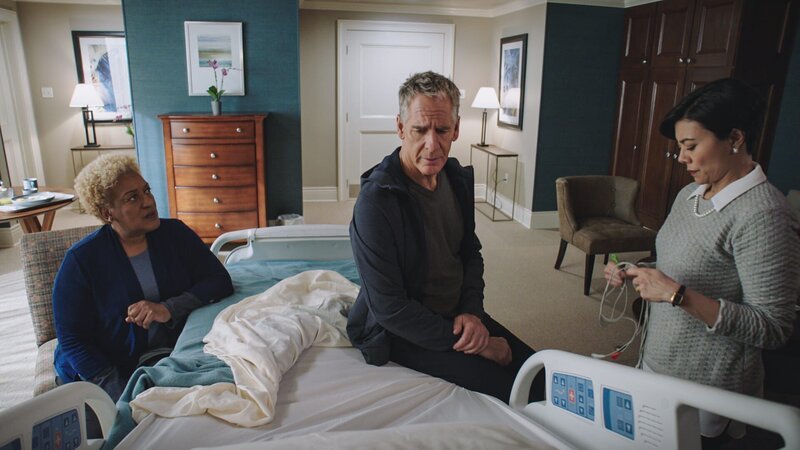 (v.l.n.r.) Dr. Loretta Wade (CCH Pounder); Special Agent Dwayne Pride (Scott Bakula); Dr. Beth Tanaka (Angel Desai) – Bild: 2019 CBS Broadcasting Inc. All Rights Reserved. /​ Sam Lothridge Lizenzbild frei