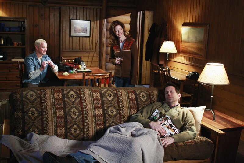 Mike (James Denton, r.), Katherine (Dana Delany, M.) und Dave (Neal McDonough, l.) gehen gemeinsam wandern. Doch der Ausflug endet völlig anders als geplant … – Bild: Ron Tom