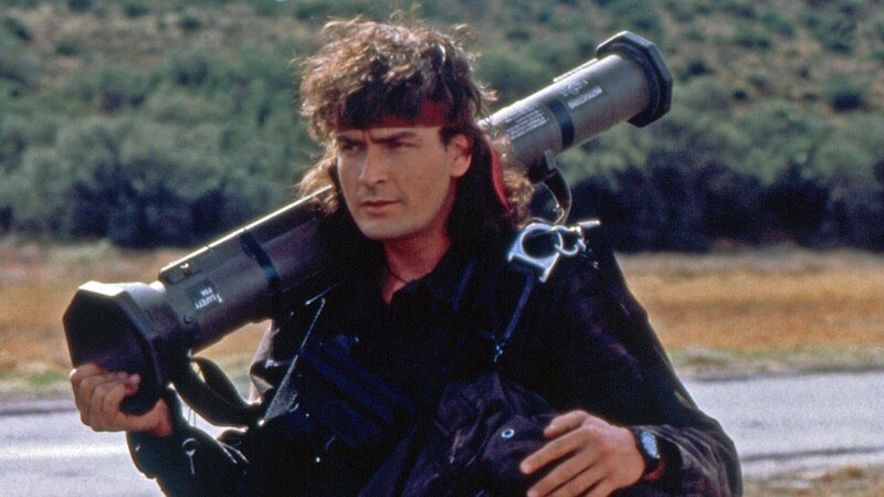 Topper Harley (Charlie Sheen) in einem weiteren brisanten Einsatz.. – Bild: Twentieth Century Fox Film Corporation