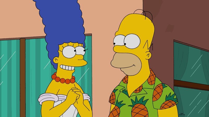 Marge (l.) hat Homer (r.) losgeschickt, eine neue Waschmaschine zu kaufen. Doch dieser kommt mit einem Grill-Smoker zurück. Was zu Beginn für Ärger zwischen dem Ehepaar sorgt, endet dann im Fernseh-Koch-Duell „Fresskalaktion“ mit Scotty Boom … – Bild: Fox
