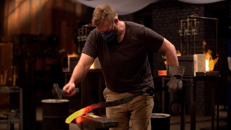 Der Wettbewerber schmiedet ein glühendes Eisen – Bild: THE HISTORY CHANNEL /​ A+E Networks
