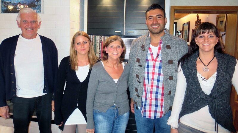 Foto, v.li.n.re.: Hinrich (li.), Katharina, Inge, Sükrü Pehlivan und Stefanie – Bild: RTL 2
