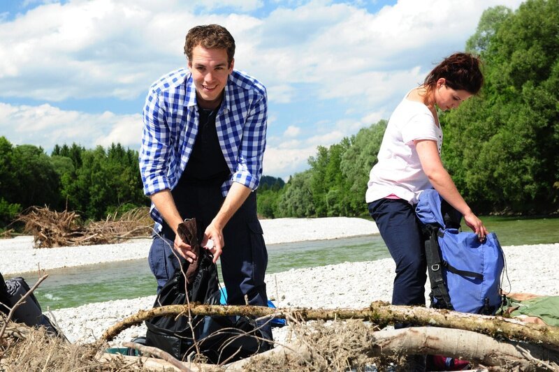Xaver (Jan van Weyde, l.); Kira (Mareike Lindenmeyer, r.) – Bild: ARD /​ Ann Paur