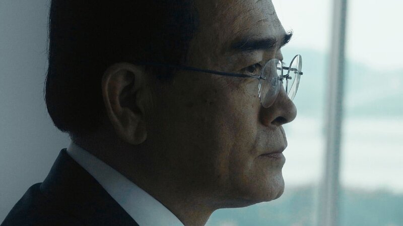 Der ehemalige nordkoreanische Diplomat Thae Yong-Ho: Er ist einer der wenigen Geflüchteten, der öffentlich über sein Heimatland spricht. – Bild: Phoenix/​ZDF/​Lionel Jan Kerguistel