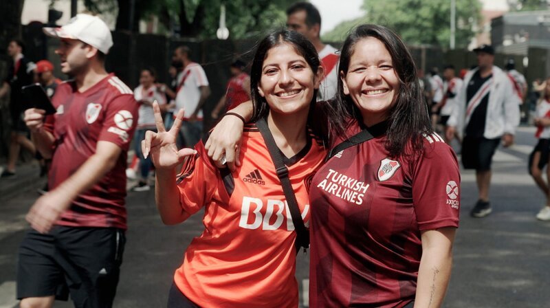 River Plate-Fans in Buenos Aires. – Bild: NDR