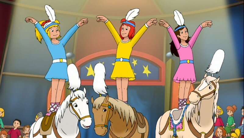 Drei Zirkusprinzessinnen hoch zu Ross bei ihrem umjubelten Auftritt: Bibi (l.), Tina (M.) und Eva (r.). – Bild: ZDF und Kiddinx Studios GmbH