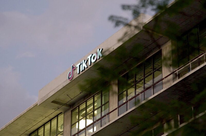 Der weltweite Erfolg von TikTok führte zu einem Machtkampf zwischen zwei digitalen Systemen: dem US-amerikanischen, das auf freien Markt setzt, und dem chinesischen, das Technologie zur politischen Kontrolle nutzt. – Bild: Morgane Productions