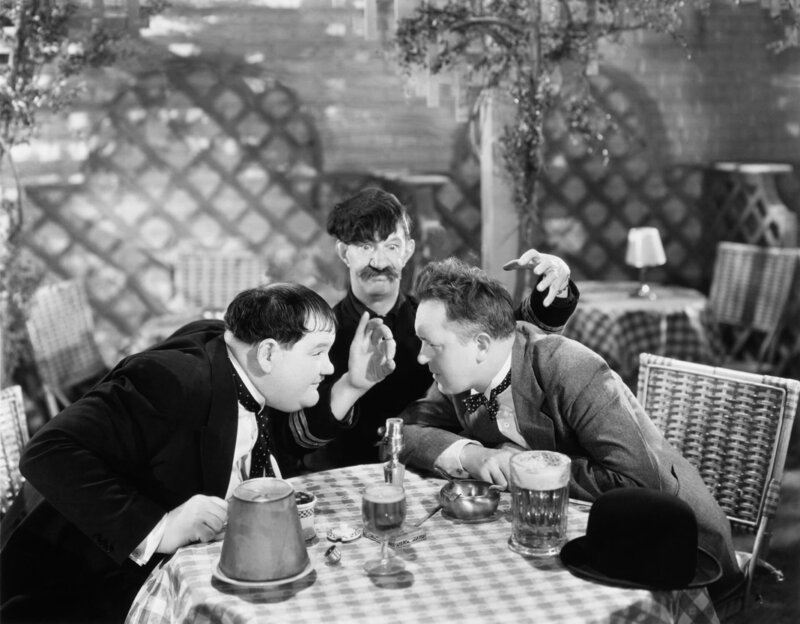Oliver Hardy, James Finlayson, Stan Laurel. – Bild: ZDF und Stax Graves