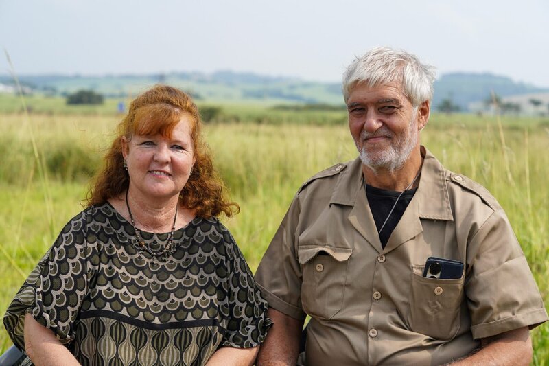 Porträtaufnahme von Neville und Helen Wolmarans. – Bild: National Geographic/​Dana Hayes