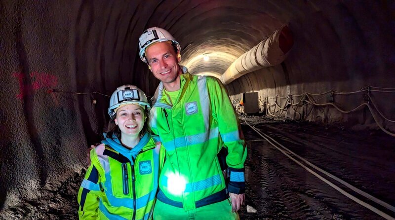 Tief unter der Erde wird ein Tunnel in den Berg gesprengt und Marina ist live dabei! Weiteres Bildmaterial finden Sie unter www.br-foto.de. – Bild: Der Tunnel-Check