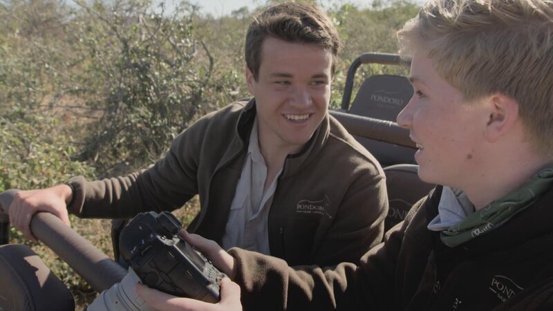 L-R: Chandler Powell and Robert Irwin. – Bild: Animal Planet