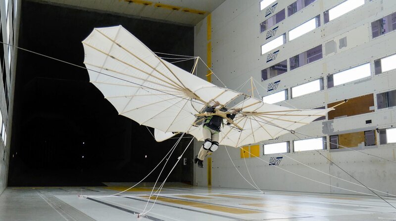 Start Up Lilienthal erzählt eine Heldengeschichte. Der Flugpionier Otto Lilienthal gründet im Berlin des 19. Jahrhunderts das erste Start-up-Unternehmen der Luftfahrttechnik, um sich und der ganzen Menschheit den Traum vom Fliegen zu erfüllen. – Aerodynamiker Markus Raffel. – Bild: rbb /​NDR/​Torsten Striegnitz/​Simone Dobmeier