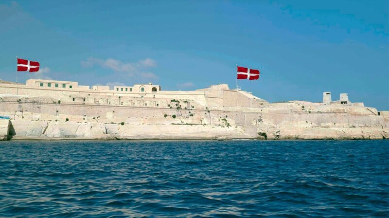1565 greift das Osmanische Reich die christliche Enklave Malta an. Es geht um die Vorherrschaft über den Mittelmeerraum. Doch die Ritter des Johanniterordens leisten Widerstand. – Bild: phoenix/​ZDF