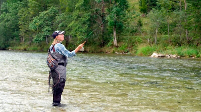 Fliegenfischen – Fishing Ladies. – Bild: BR/​ORF/​Kurt Reindl