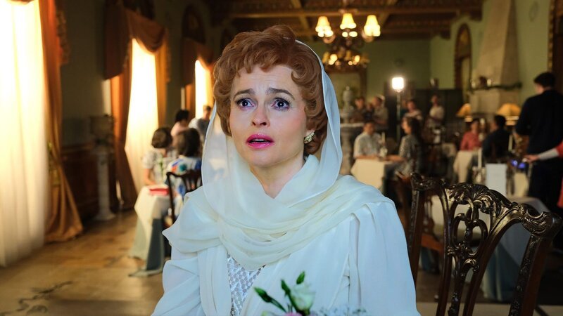 Noele Gordon (Helena Bonham Carter) – Bild: AXN White