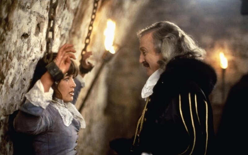 L-R: Eloïse (Sophie Marceau) und Der Herzog von Crassac (Claude Rich) – Bild: rbb L-R: Eloïse (Sophie Marceau) und Der Herzog von Crassac (Claude Rich) – Bild: rbb