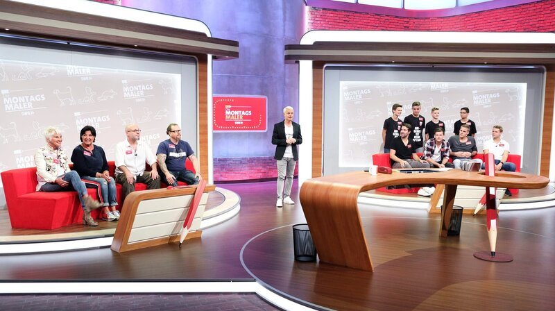 Heute malen v.li.: Doris Reichenauer, Petra Binder, Ande Werner, Lars Niedereichholz, Moderation Guido Cantz; rechts hinten v.li.: David Dornauf, Marc Schulz, Finley Mach, Karim Elayouti, vorne v.li.: Patrick Schreiner, Timo Baur, Timo Baur, Jan Scheuermann. – Bild: SWR/​Bavaria/​Frank W. Hempel