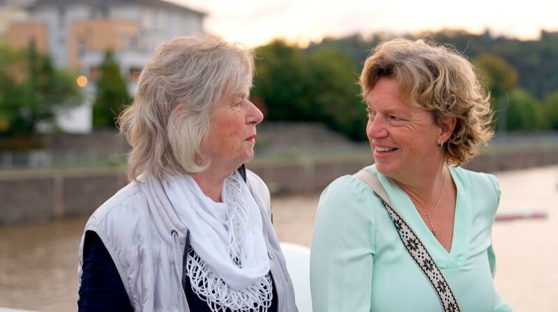 Claudia (r.) und ihre Mutter Renate Denz – Bild: SWR