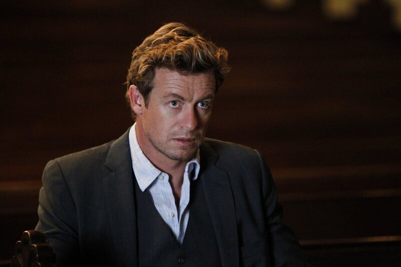 Auf der Suche nach Red John kommt Patrick Jane (Simon Baker) einer Geheimorganisation auf die Schliche … – Bild: ProSiebenSat.1 Media SE
