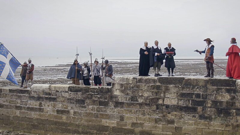 Ein Großteil der rund 28 000 Einwohner stirbt während der monatelangen Belagerung. – Bild: ZDF
