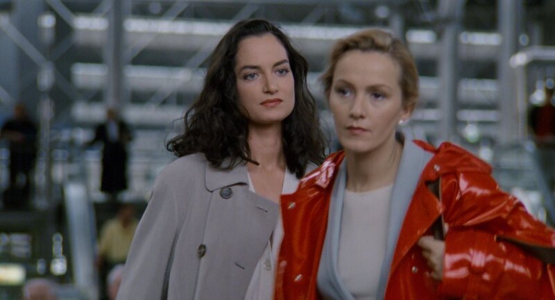 Melba Dessaul (Katja Flint, rechts) und Saide (Natalia Wörner, links). – Bild: Bavaria Media GmbH Melba Dessaul (Katja Flint, rechts) und Saide (Natalia Wörner, links). – Bild: Bavaria Media GmbH