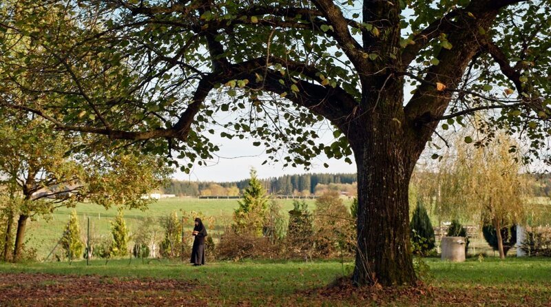Im kleinen Ort Buchendorf liegt das einzige russisch-orthodoxen Frauenkloster Deutschlands. – Bild: HFF München/Michael Kalb Filmproduktion/BR Im kleinen Ort Buchendorf liegt das einzige russisch-orthodoxen Frauenkloster Deutschlands. – Bild: HFF München/Michael Kalb Filmproduktion/BR