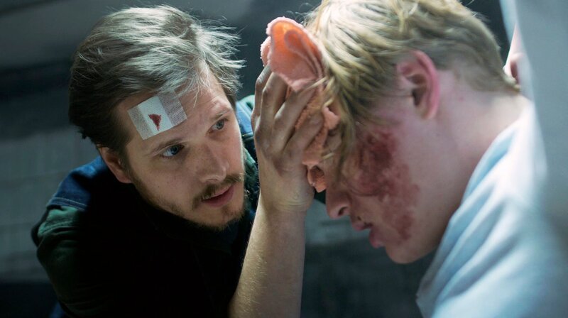 Piet (Enno Hesse, li.), Konstantin (Mats Kampen, re.) – Bild: WDR/​good seasons film