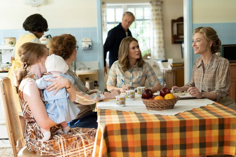 L-R: Pamela (Kayli Carter), Rosemary Thomson (Melanie Lynskey), Alice (Sarah Paulson), Phyllis Schlafly(Cate Blanchett) – Bild: RTS/​Copyright 2019, FX Networks. All Rights Reserved.