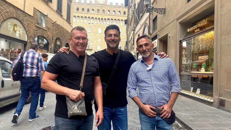 Otto Schulte, Sükrü Pehlivan und Mauro Corradino on Tour in Florenz – Bild: RTLZWEI