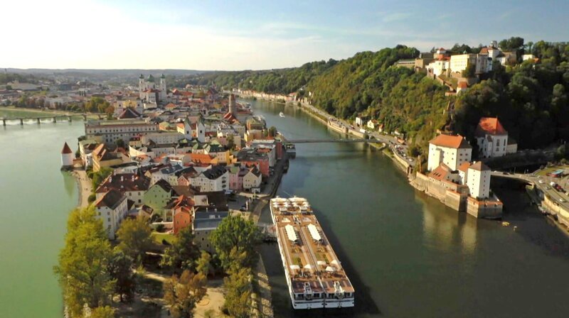 Das Drei-Flüsse-Eck in Passau aus einer besonderen Perspektive. Weiteres Bildmaterial finden Sie unter www.br-foto.de. – Bild: BR/​Andre Knaucher