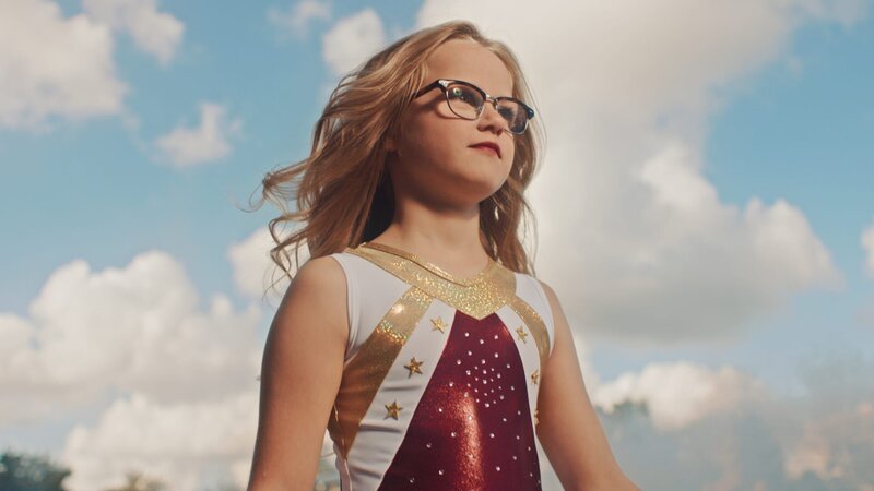 Floor (Bobbie Mulder) träumt davon, den schicken Leihbadeanzug zu tragen. – Bild: „Bild: ND …