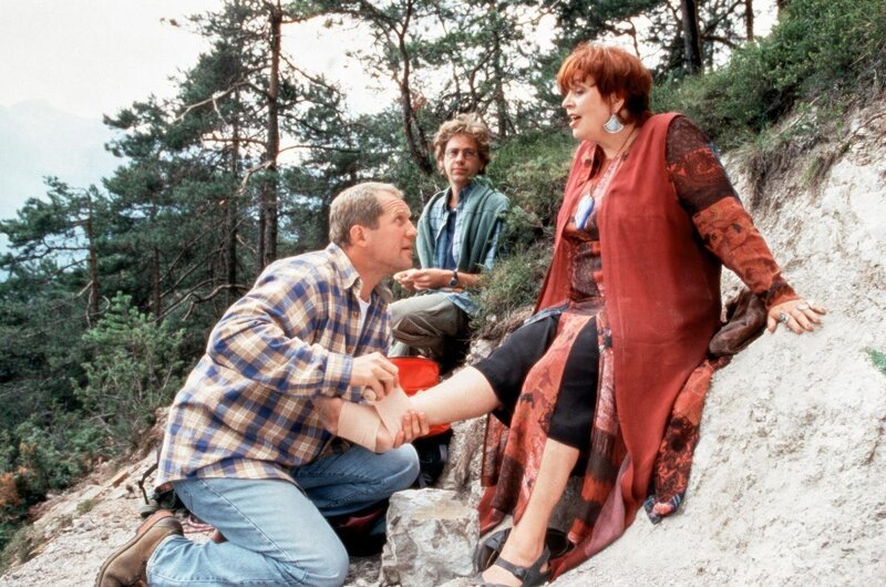 (v.li.): Harald Krassnitzer (Dr. Justus Hallstein), Andreas Nickl (Tom), Walfriede Schmitt (Heike Schmidt-Wessen) – Bild: ORF/​Beta Film