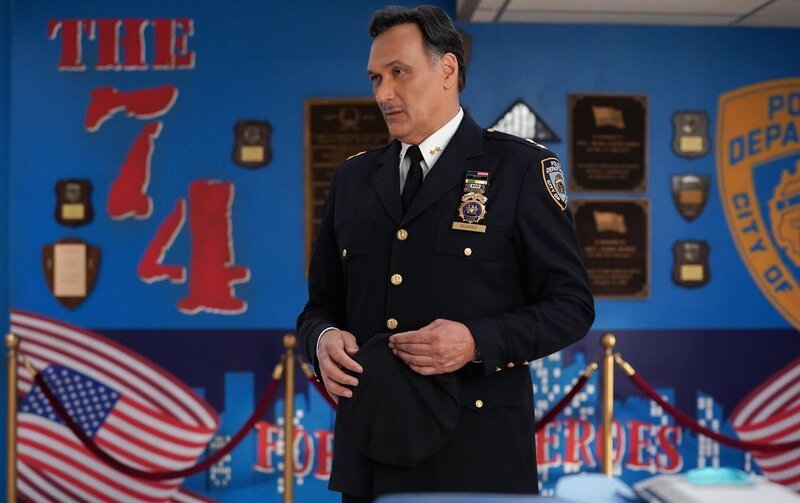 Assistant Chief John Suarez (Jimmy Smits) – Bild: CBS Broadcasting, Inc.
