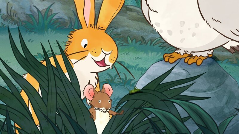 Der kleine Hase spielt mit seinen Freunden auf der Wiese Fangen. – Bild: KiKA/​SLR Productions Australia Pty.Ltd./​Scrawl Studios Pte Ltd./​hr/​ARD