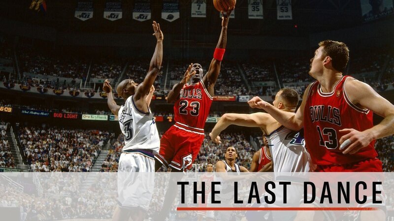 Michael Jordan (m. l.) +++ – Bild: RTL /​ ESPN /​ Folge 10