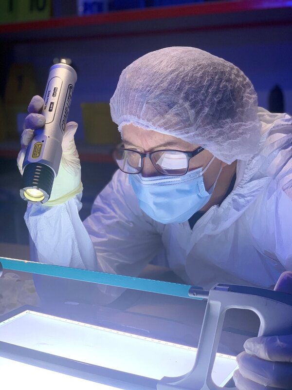 Sarah Thirkell – Forensische Ausbilderin – Bild: Crime + Investigation /​ Spun Gold TV production