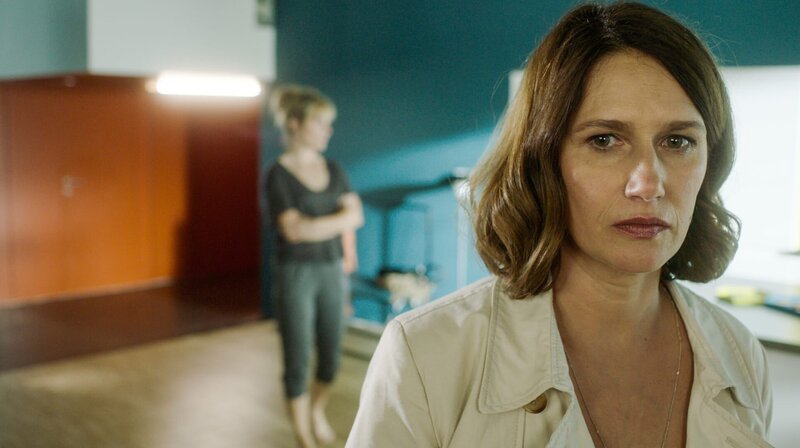 Anna Pieri (Nina Canonico), Marina Golovine (Laurence Chabloz) – Bild: WDR/​CAB Productions