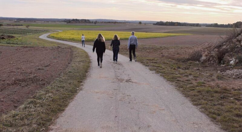 Familie Bauer. – Bild: ORF/​Metafilm /​Klemens Koscher